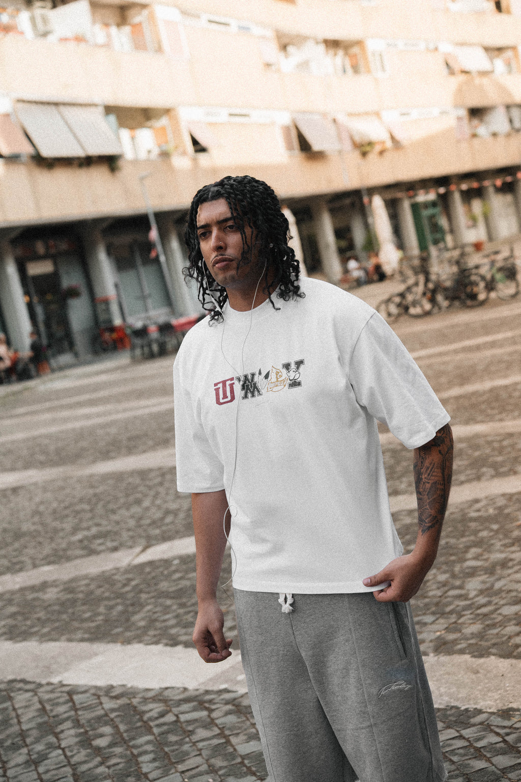 COLLEGE LOGO TEE
